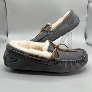 UGG Dakota Moccasin Slippers Womens Size 5 Sheepskin Suede Fur Lined Cozy Shoes